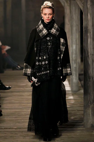 Look 2